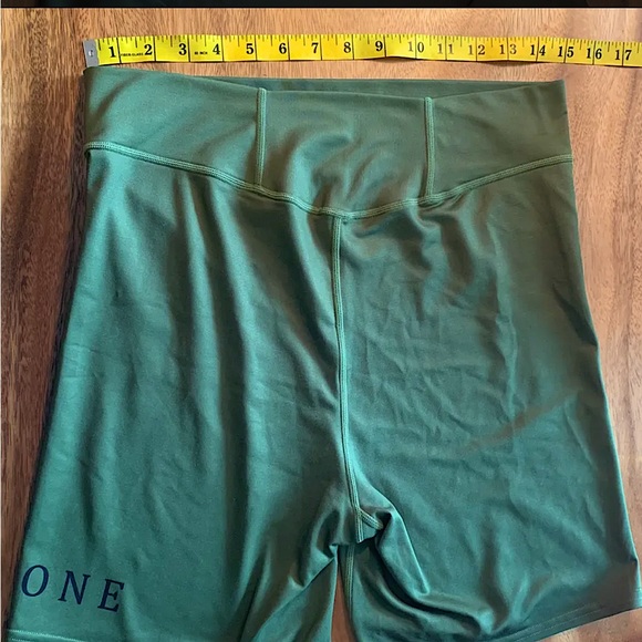 A ONE Brand(NWOT)⭐️ Khaki Long Sleeve Crop Top With Hight Waist Short. - Picture 6 of 7